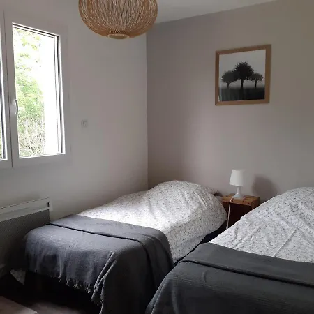 En Pleine Nature, A La Douceur Des Chenes Maubec (Tarn-et-Garonne)