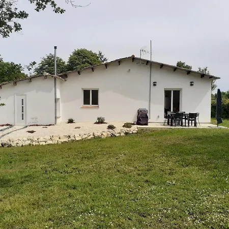 Ferienhaus En Pleine Nature, A La Douceur Des Chenes Maubec (Tarn-et-Garonne)